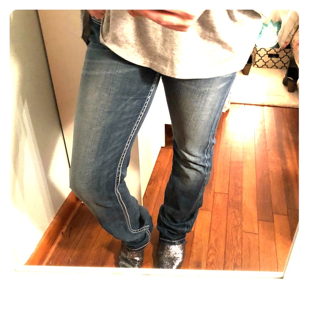 Buckle Jeans